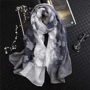 Hollow Lace Flower Scarf Gray
